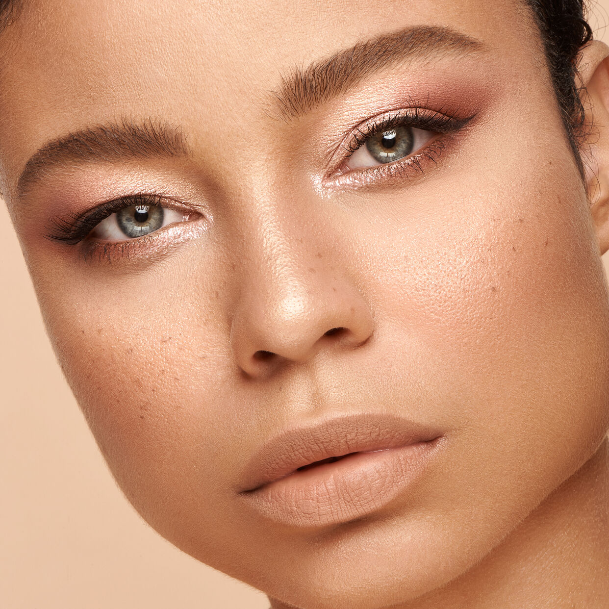 HudaBeauty NUDE Obsessions Eyeshadow Palette