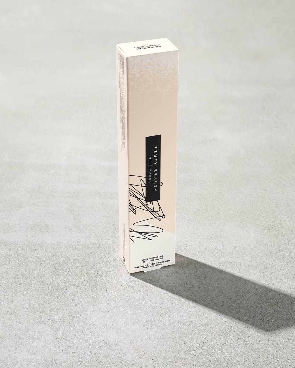 Fenty Beauty Cheek-Hugging Bronzer Brush 190