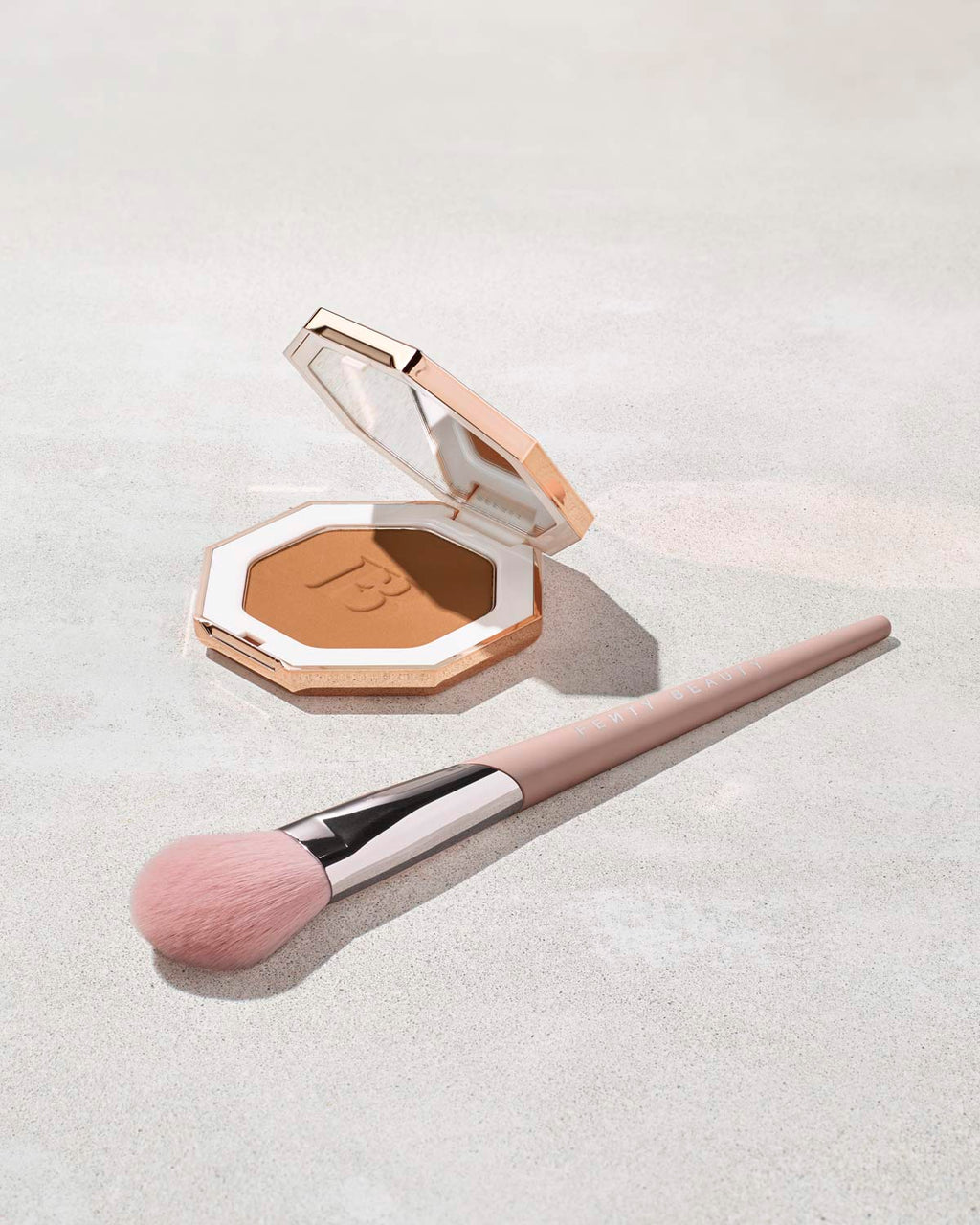 Fenty Beauty Sculpting Bronzer Brush 195