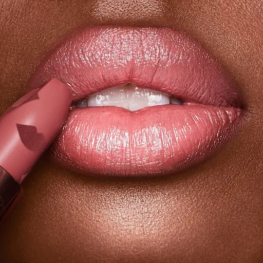 Charlotte Tilbury K.I.S.S.I.N.G