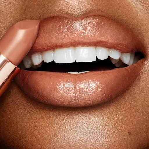 Charlotte Tilbury K.I.S.S.I.N.G