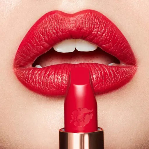 Charlotte Tilbury HOT LIPS 2 PATSY RED