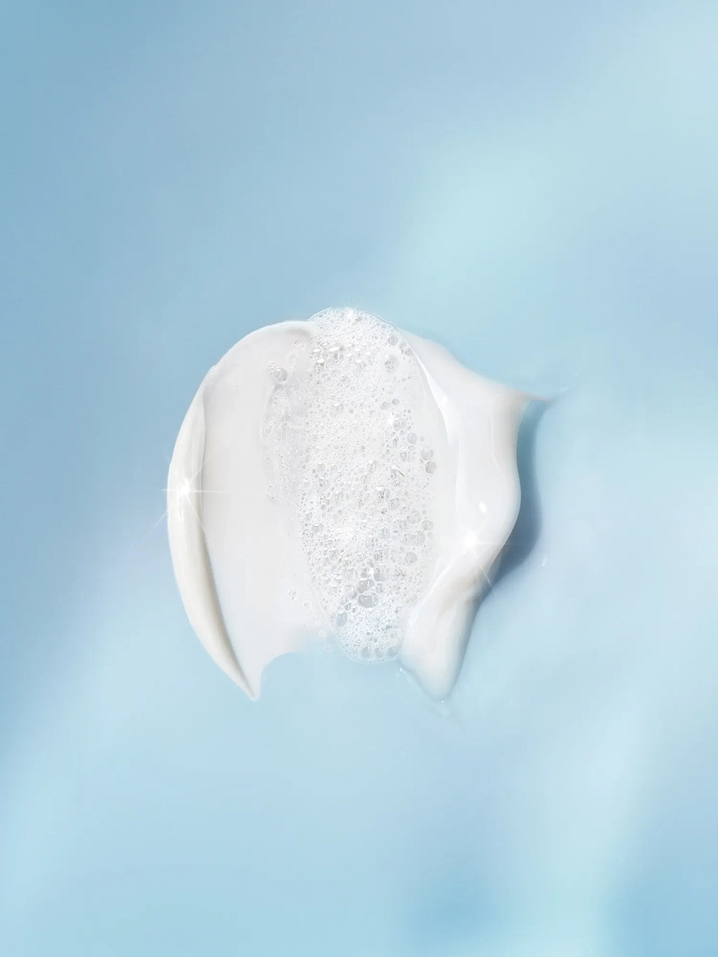 Charlotte Tilbury CHARLOTTE'S MAGIC HYDRATION REVIVAL CLEANSER