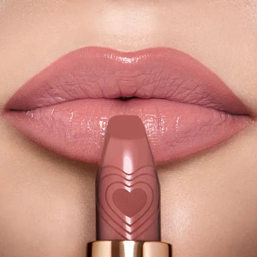 Charlotte Tilbury K.I.S.S.I.N.G