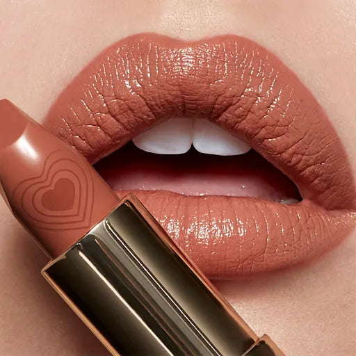 Charlotte Tilbury K.I.S.S.I.N.G
