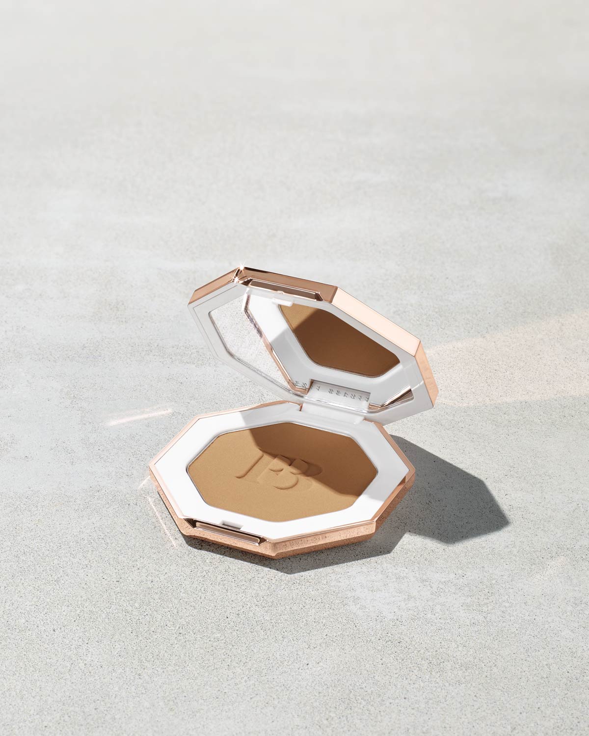 Fenty Beauty Sun Stalk’r Instant Warmth Bronzer