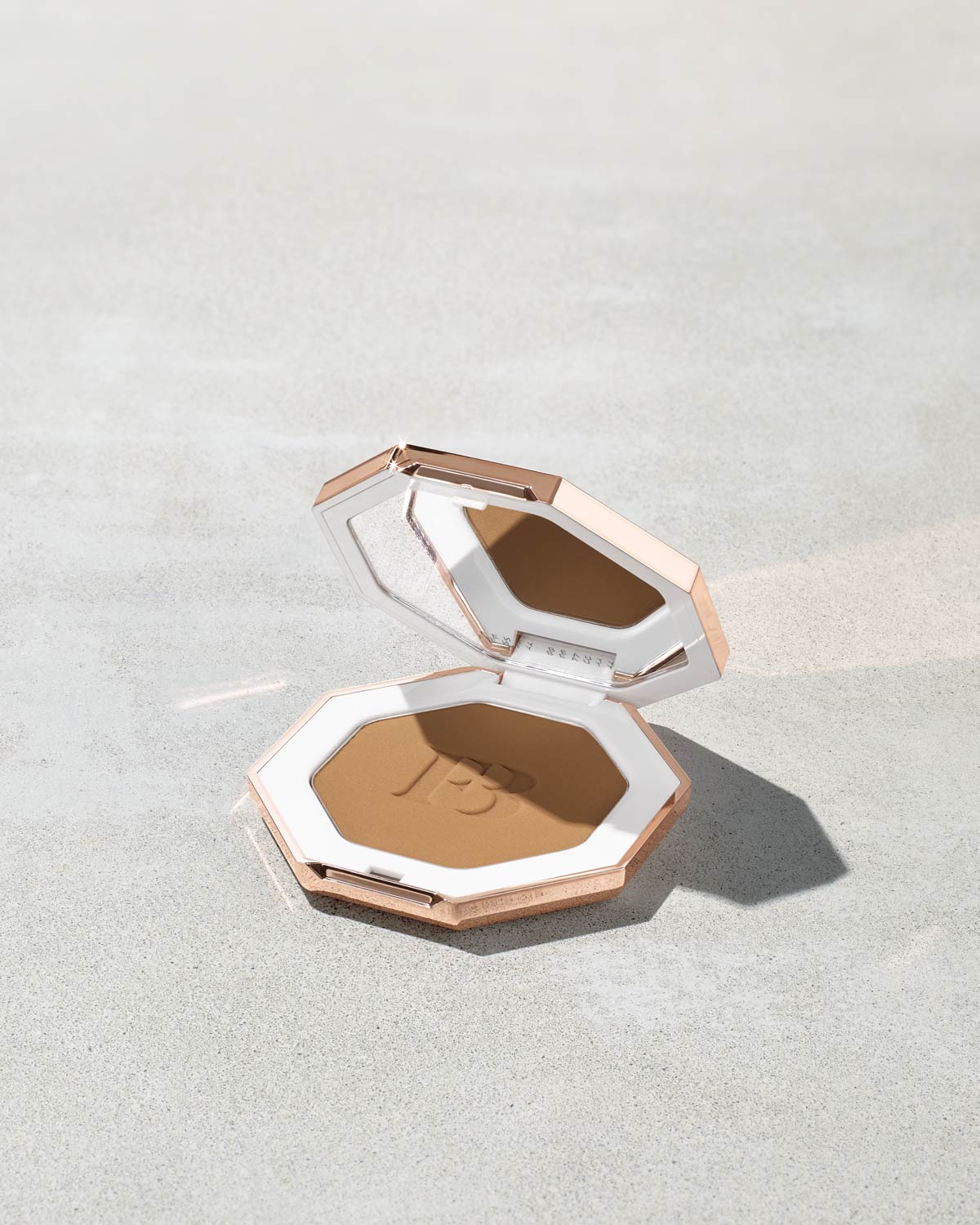Fenty Beauty Sun Stalk’r Instant Warmth Bronzer