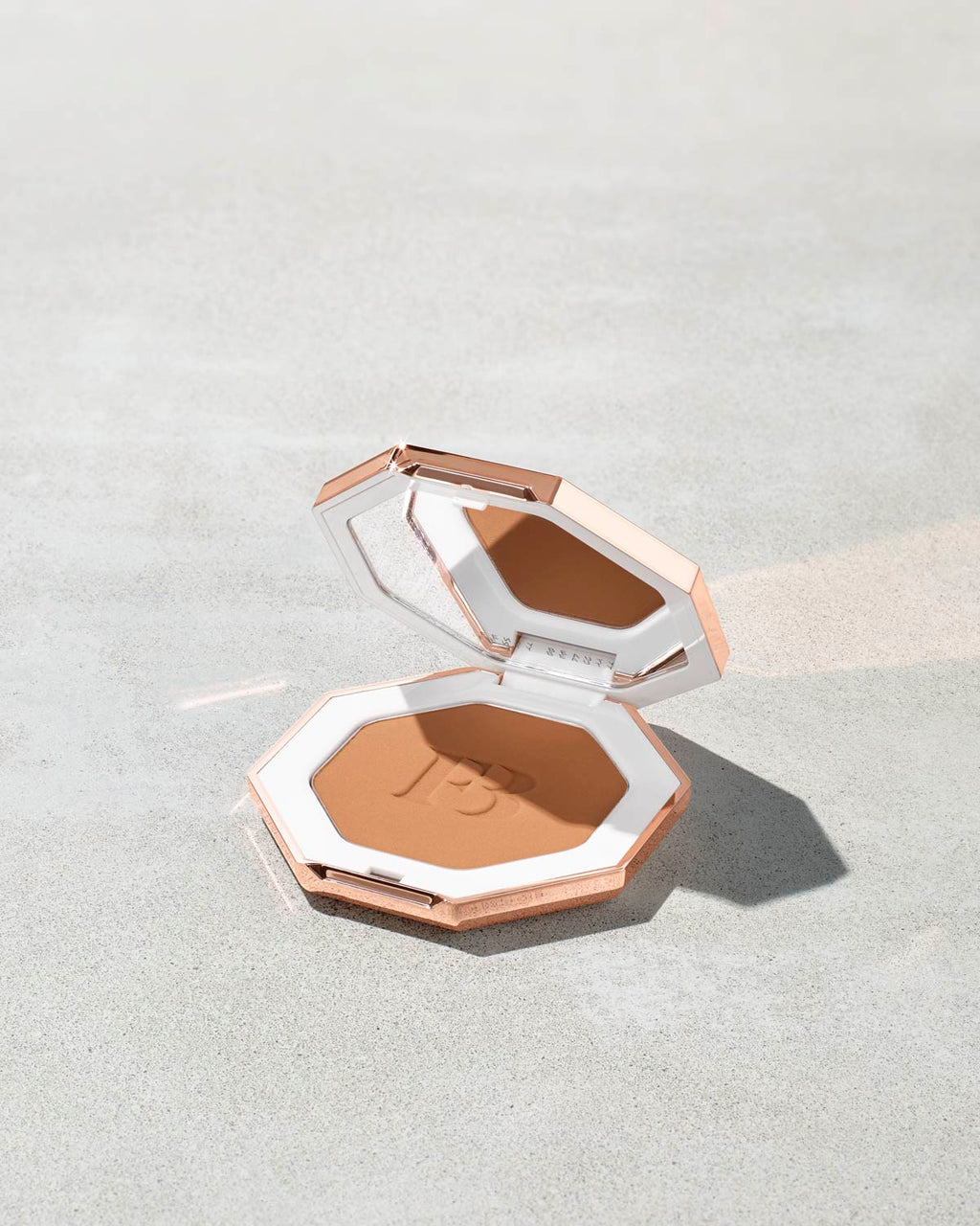 Fenty Beauty Sun Stalk’r Instant Warmth Bronzer