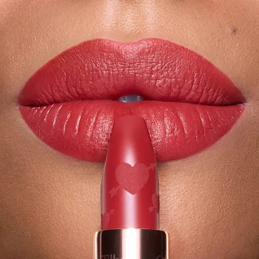 Charlotte Tilbury  LOVE EFFECT LIPSTICK