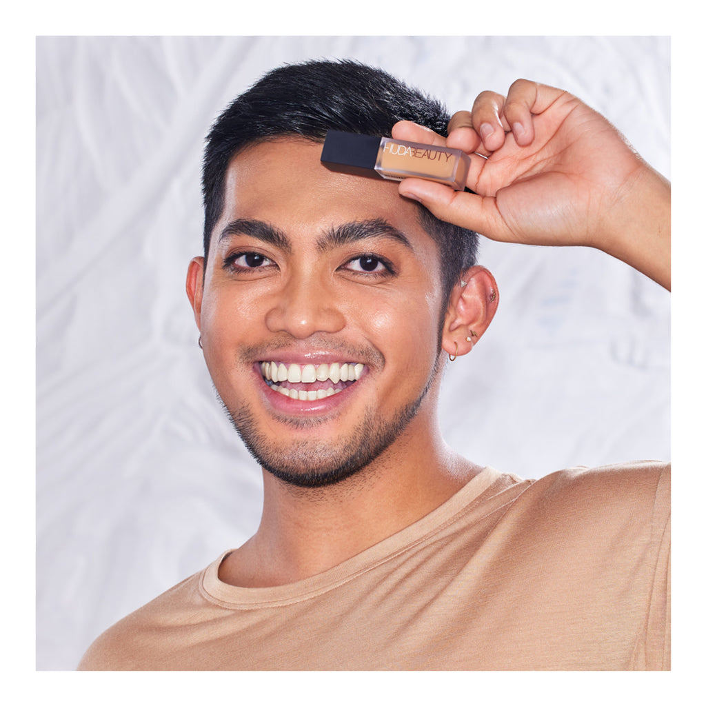 HudaBeauty-FauxFilter Luminous Matte Concealer