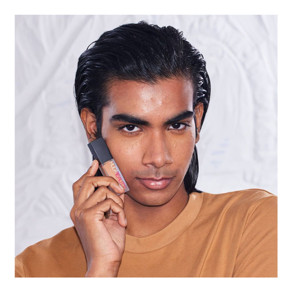 HudaBeauty-FauxFilter Luminous Matte Concealer